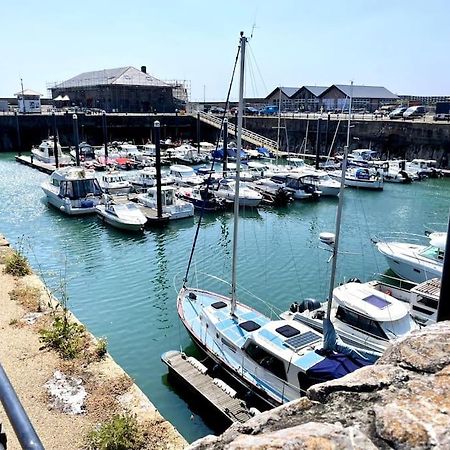 Luxury Porthcawl 1 Bedroom Apt, Prime Location Exterior foto